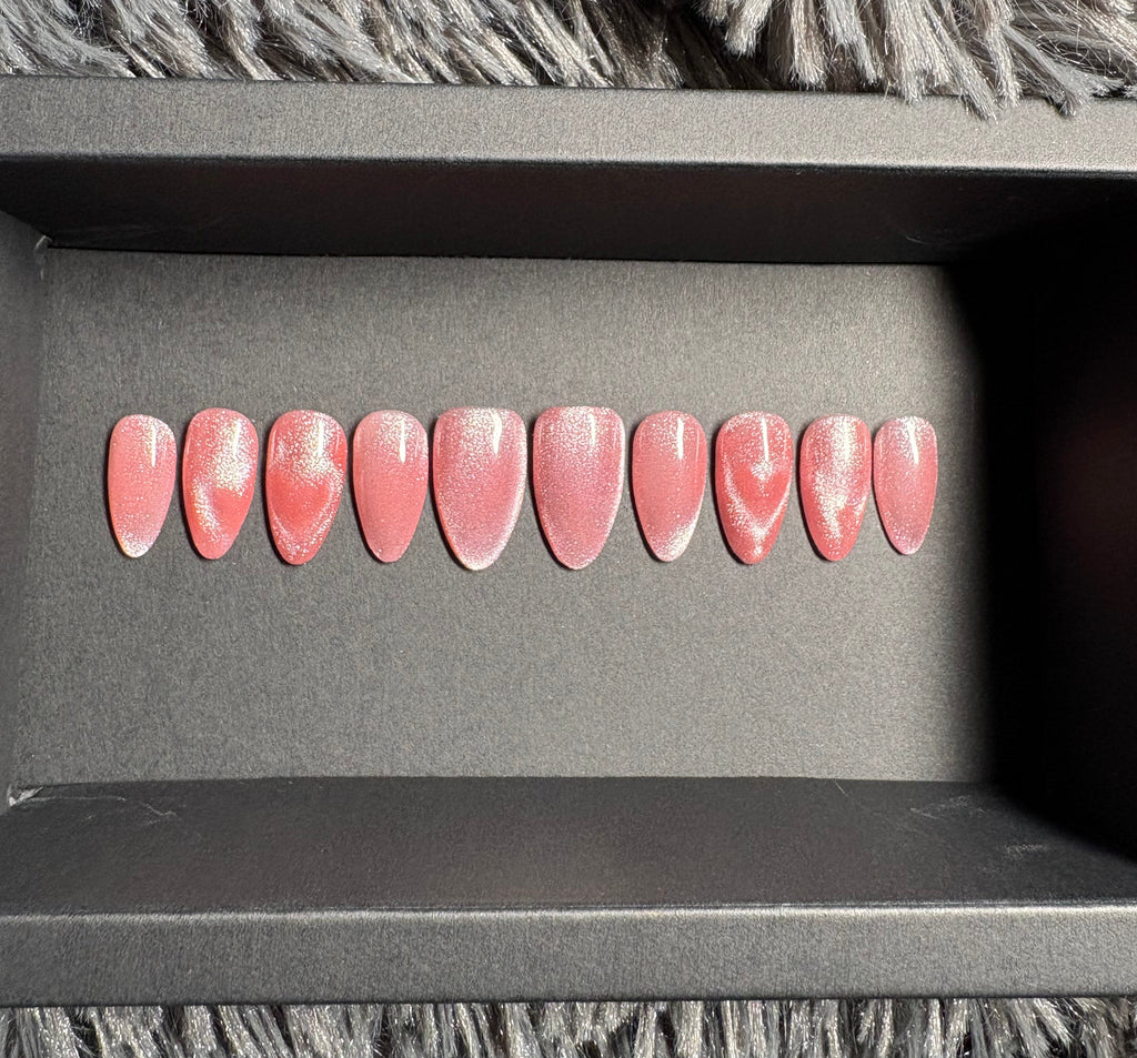 Cat Eye Hearts Medium Almond Set