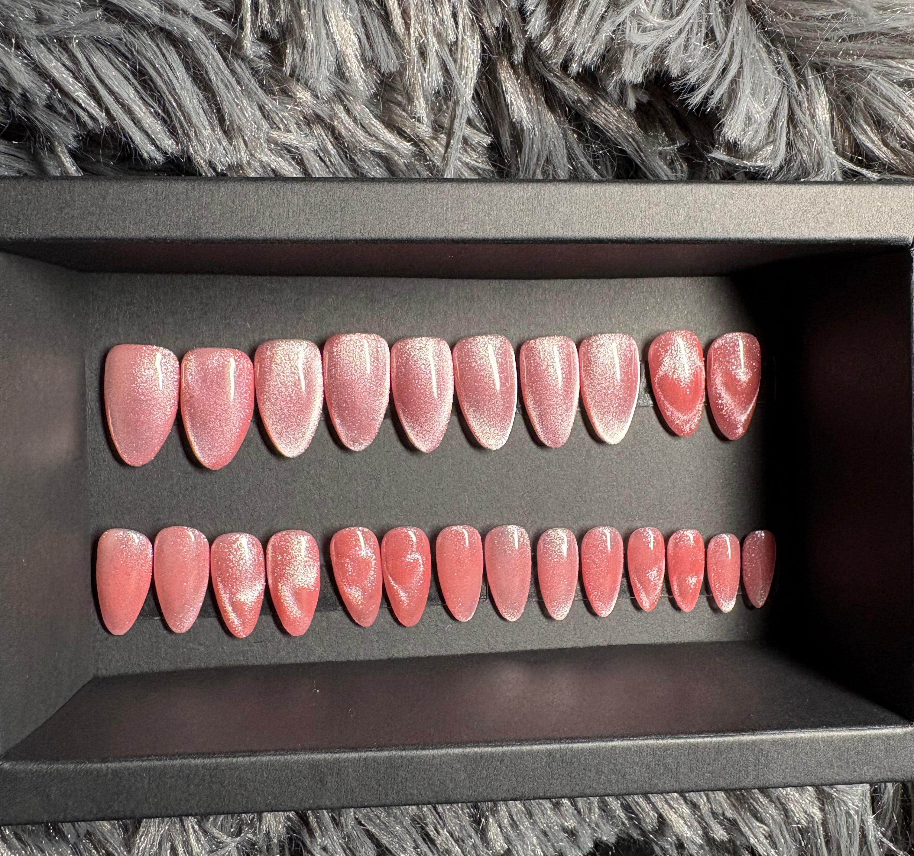 Cat Eye Hearts Medium Almond Set