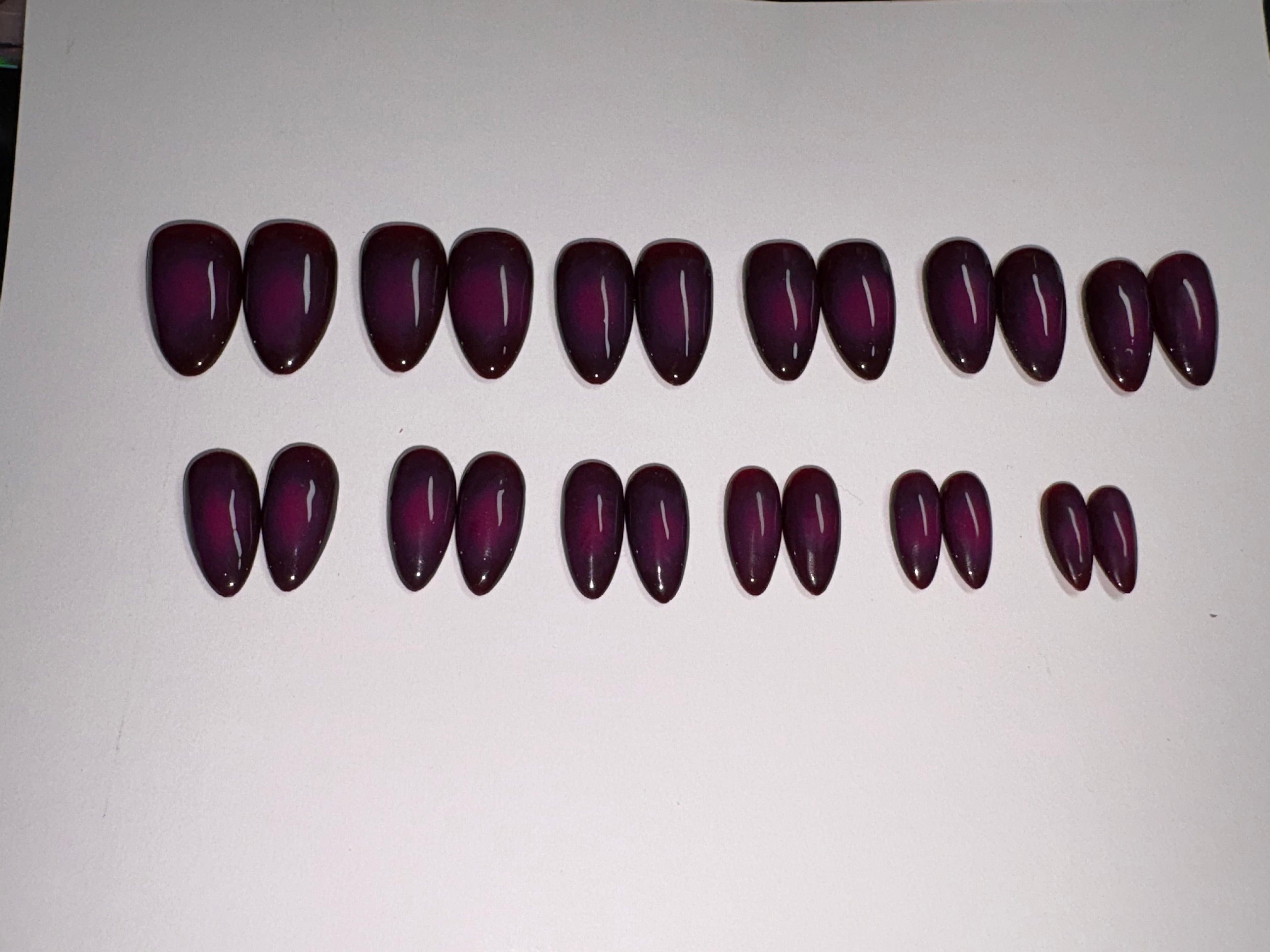 Medium Almond Wine Aura Nails Set